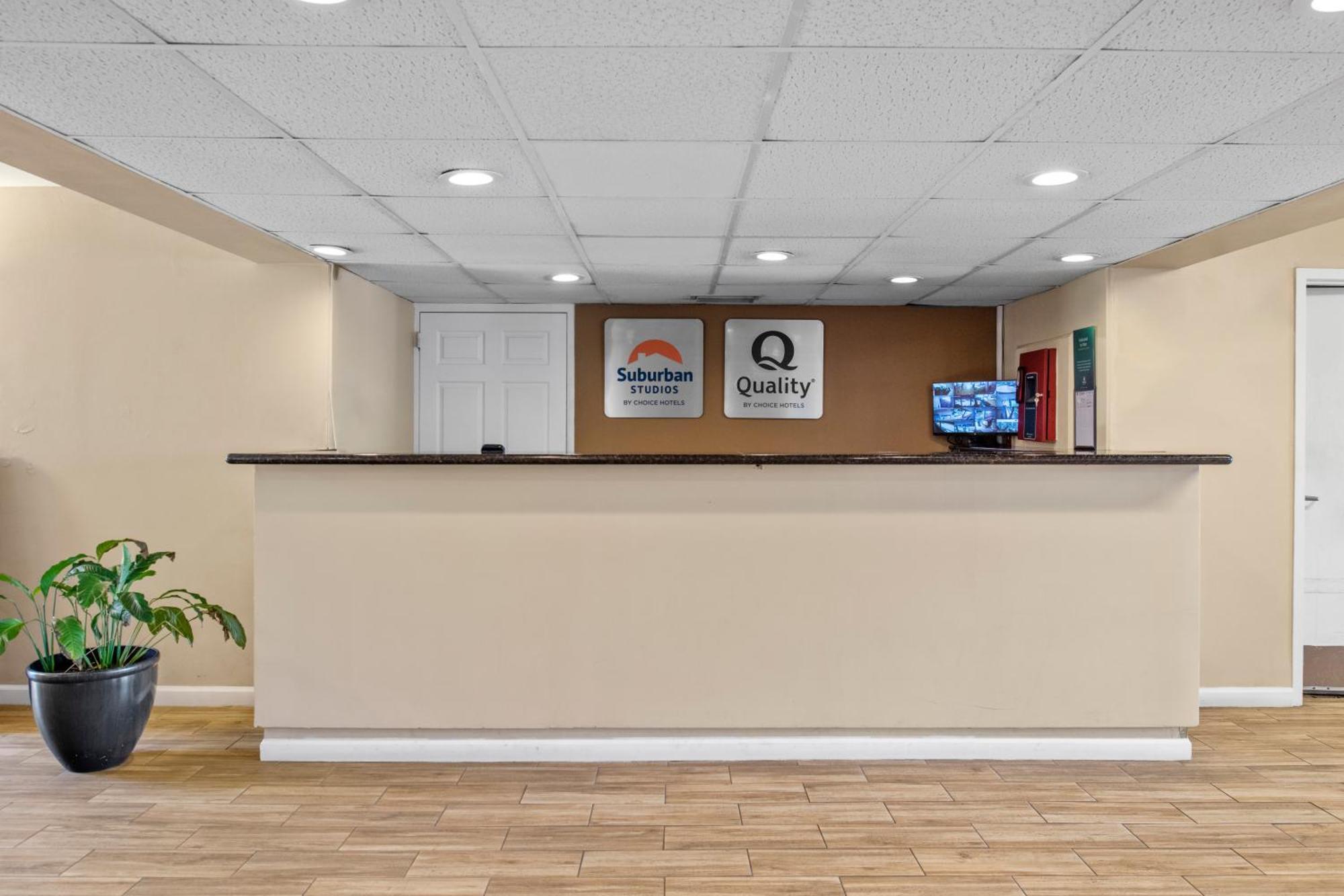 Quality Inn Kingsland Buitenkant foto