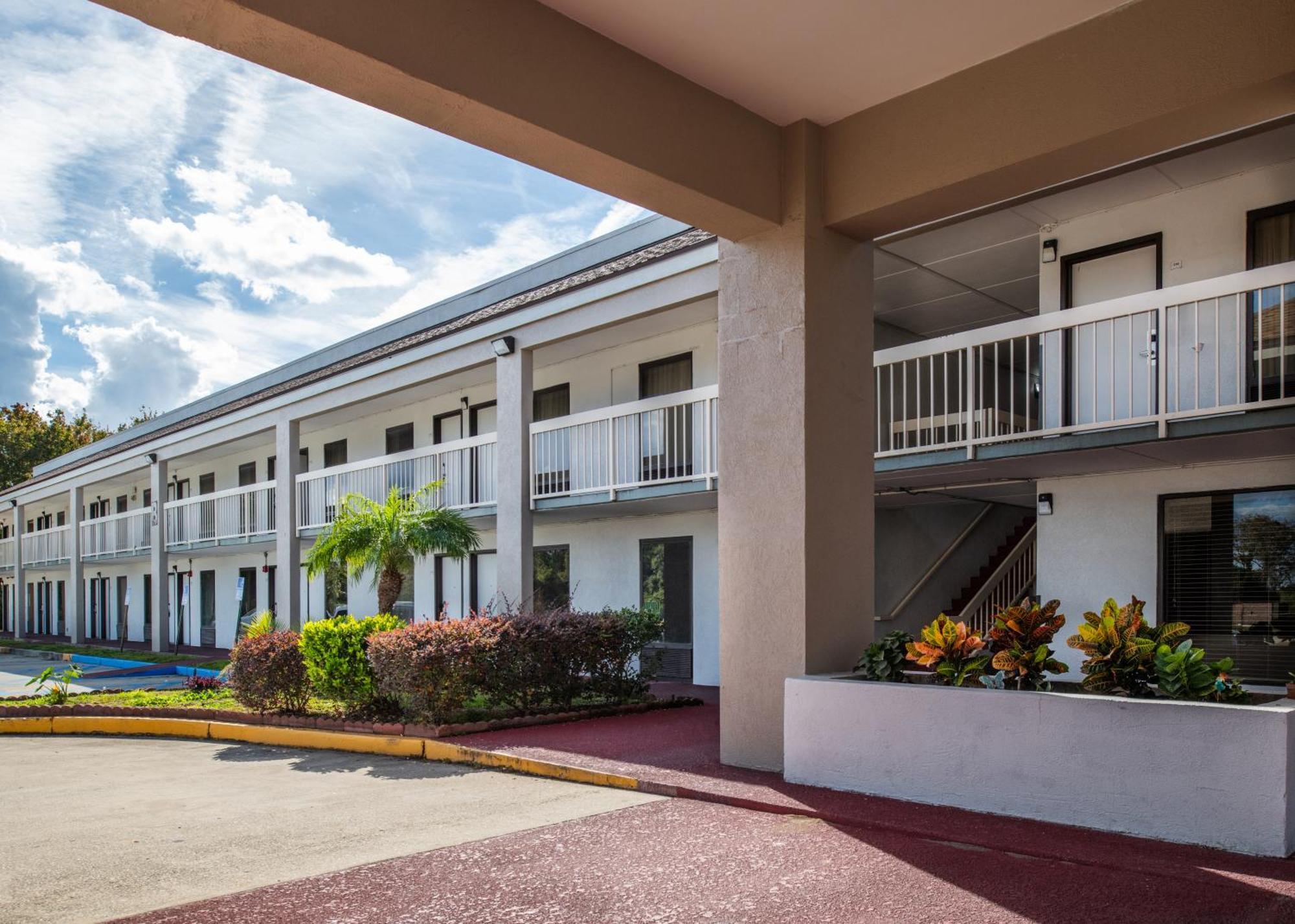 Quality Inn Kingsland Buitenkant foto